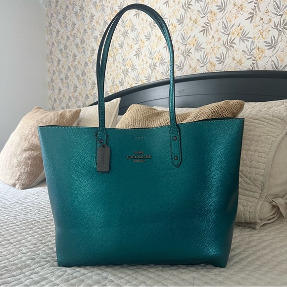COACH‎ Style F79983 Green Metallic Town Tote - Picture 4 of 11